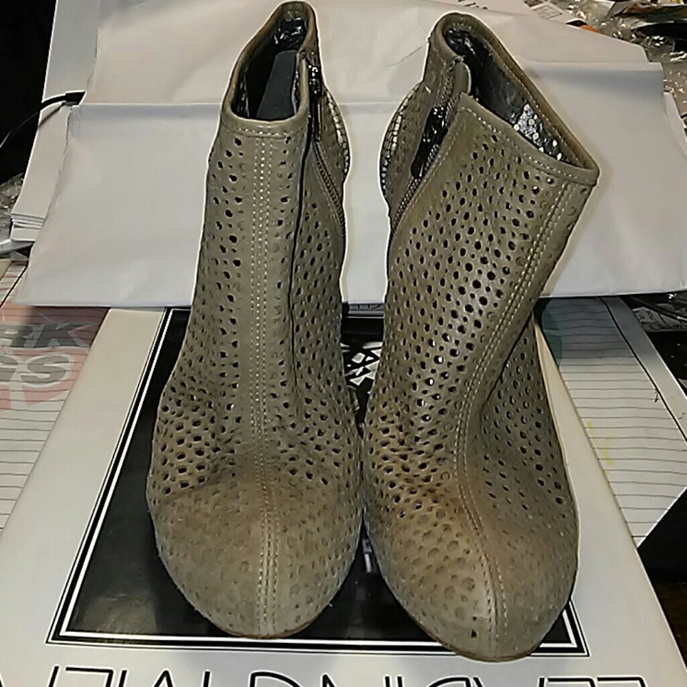 BCBGMAXAZRIA Laser-cut ankle boots